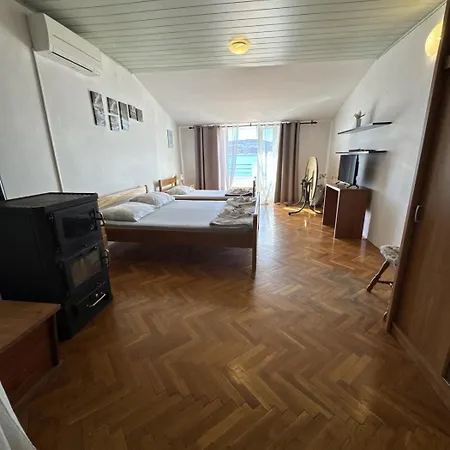 4209-4 For 3 Pers In