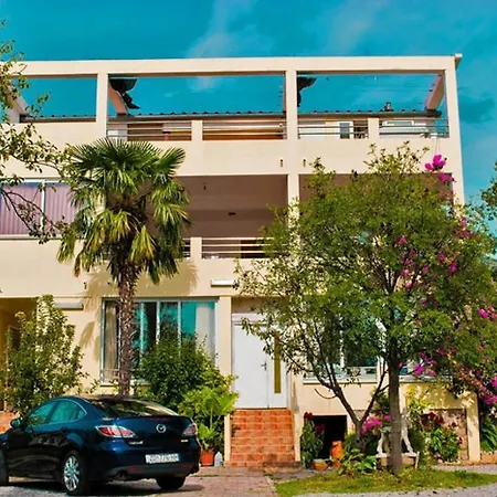 Apartamento 4209-4 For 3 Pers In *