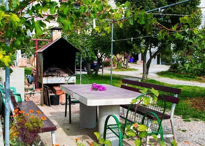 4209-4 For 3 Pers In * Seline