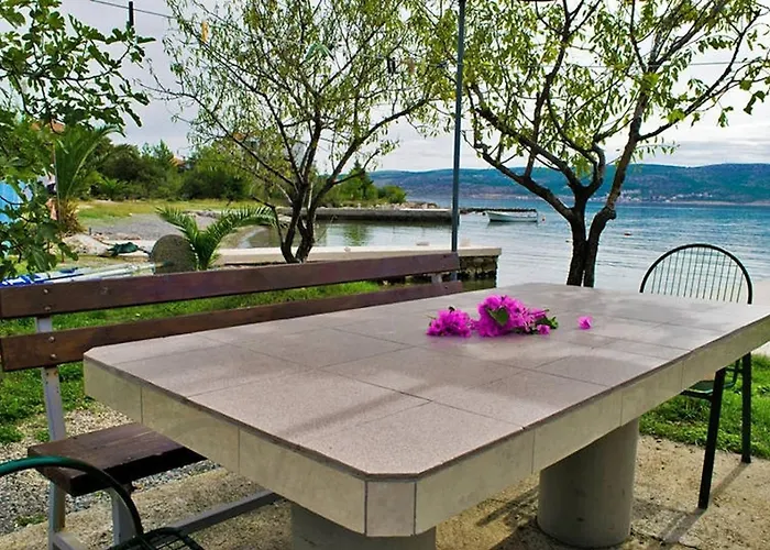 4209-4 For 3 Pers In