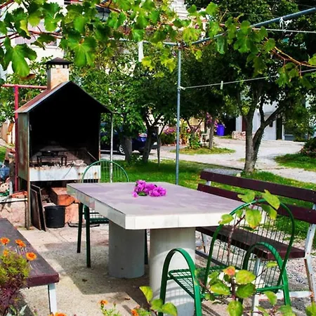 4209-4 For 3 Pers In * Seline