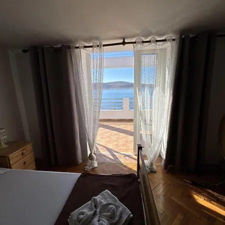 Apartamento 4209-4 For 3 Pers In *