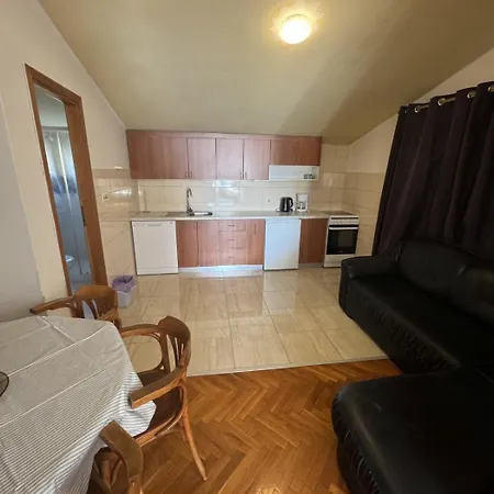 4209-4 For 3 Pers In Appartement